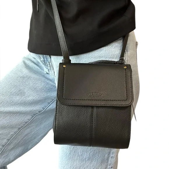 American Leather Co Kansas Crossbody Bag - Picture 12 of 12